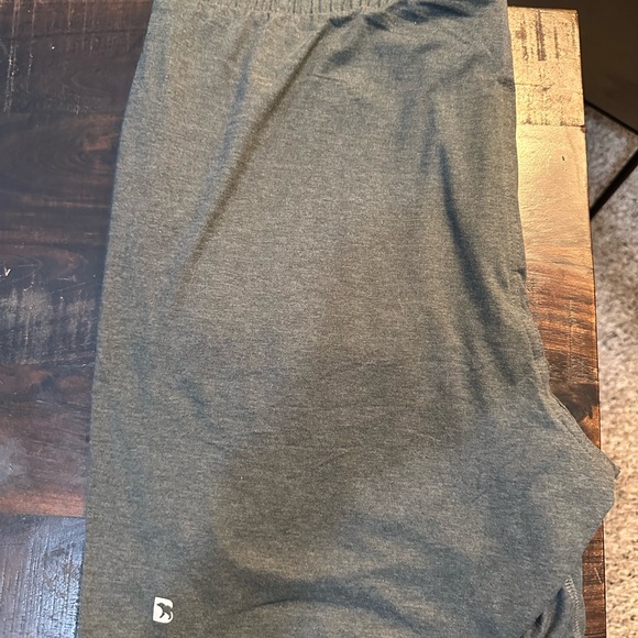 Bear Bottom Tech Short 7” inseam Charcoal Gray Large - Picture 7 of 16